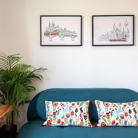 Bright Charming Apt With Terrace, Parking & Airco. Praha Bagian luar foto
