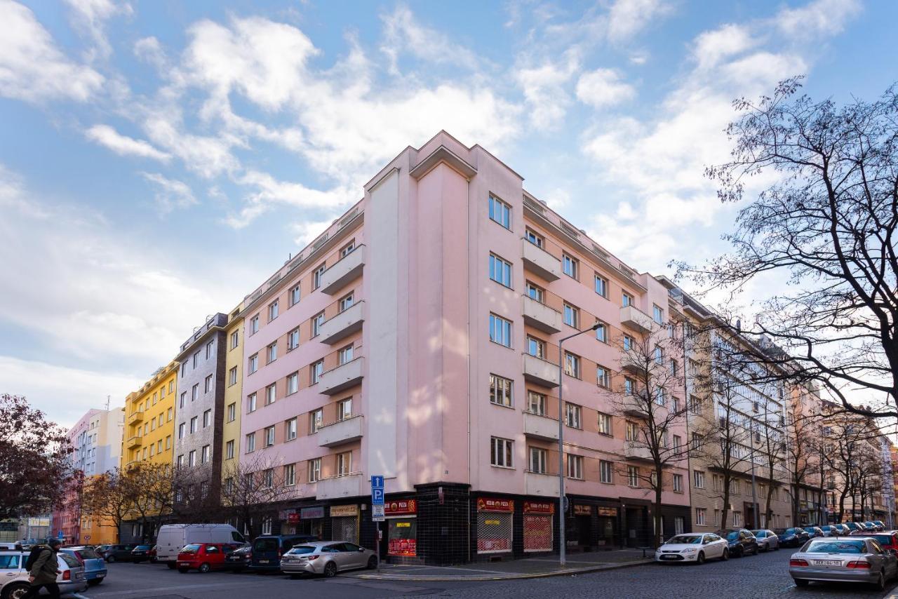 Bright Charming Apt With Terrace, Parking & Airco. Praha Bagian luar foto