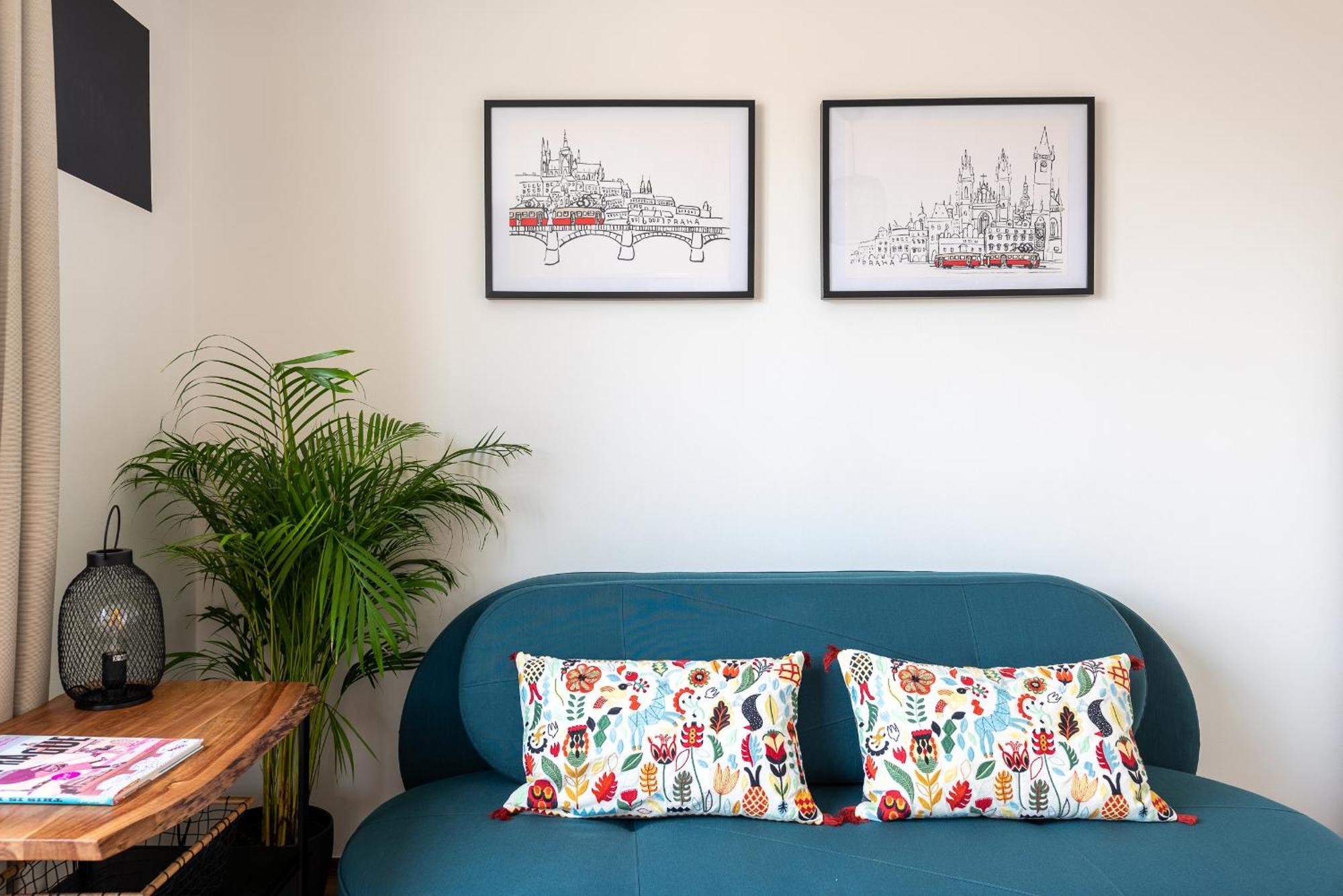 Bright Charming Apt With Terrace, Parking & Airco. Praha Bagian luar foto
